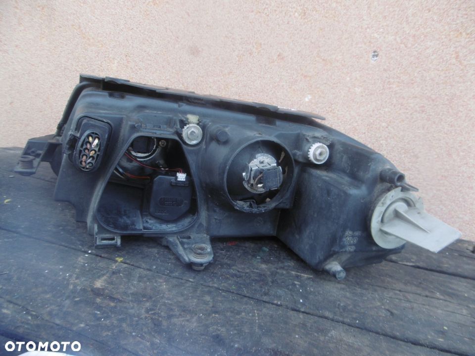 Lampa prawa VW PASSAT B5 FL - 4