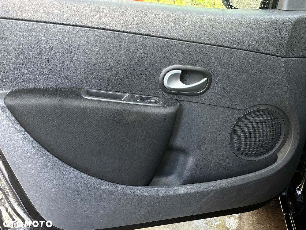 Renault Clio 1.2 16V Alize - 8