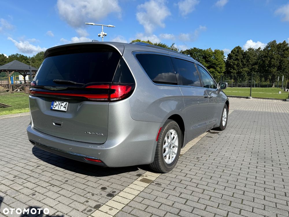 Chrysler Pacifica - 11