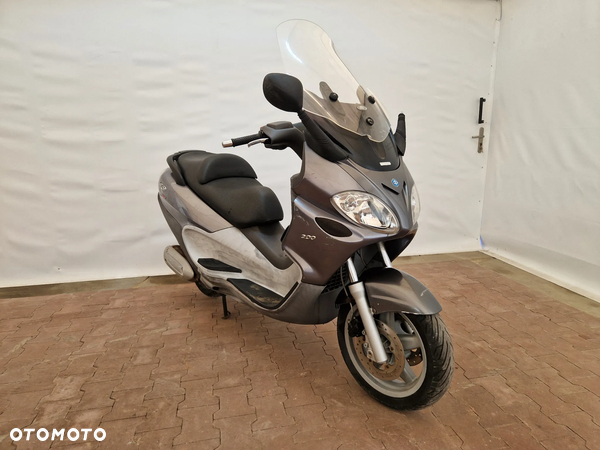 Piaggio X9