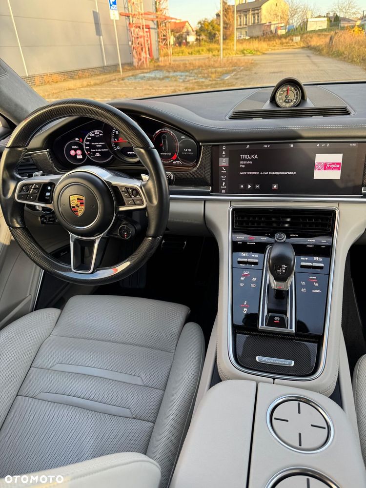 Porsche Panamera Turbo - 16
