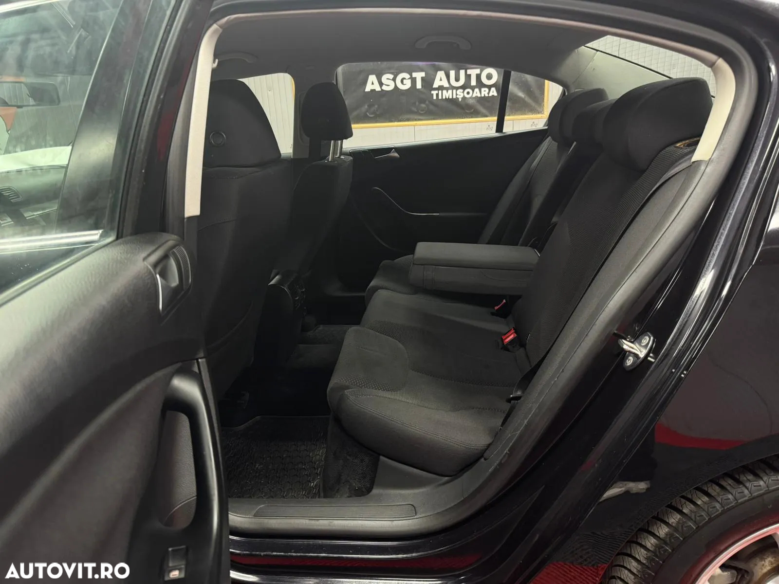 Volkswagen Passat - 10