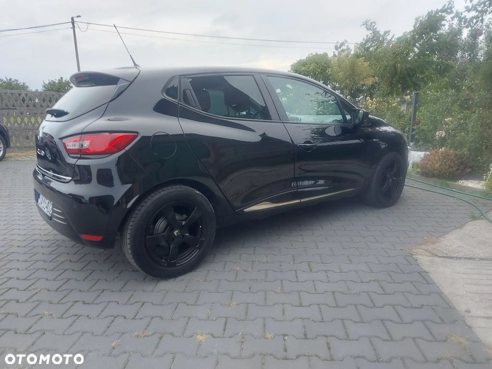 Renault Clio - 25