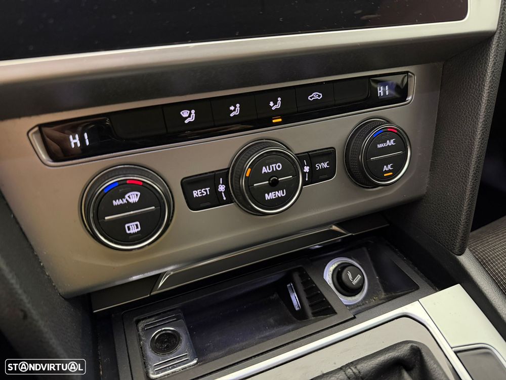 VW Passat Variant 2.0 TDi Confortline DSG - 8