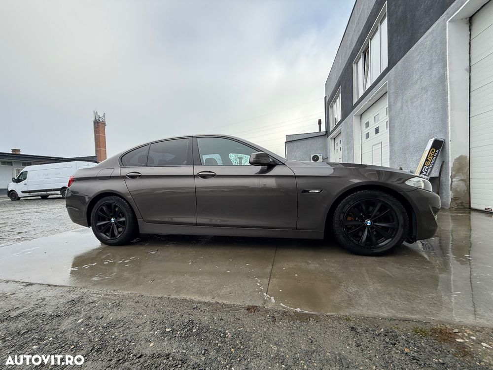BMW Seria 5 520d Aut. - 9
