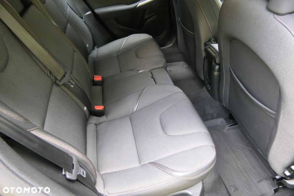 Volvo V40 Cross Country D3 Geartronic Momentum - 18