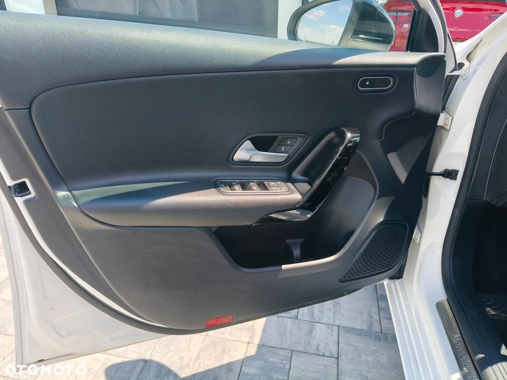 Mercedes-Benz Klasa A 180 d 7G-DCT AMG Line - 10