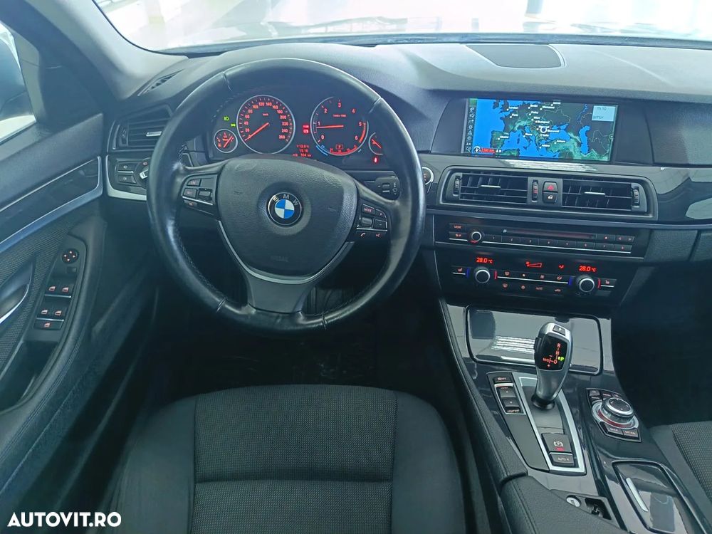 BMW Seria 5 520d - 28