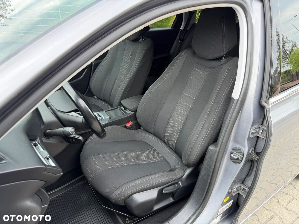 Peugeot 308 - 25