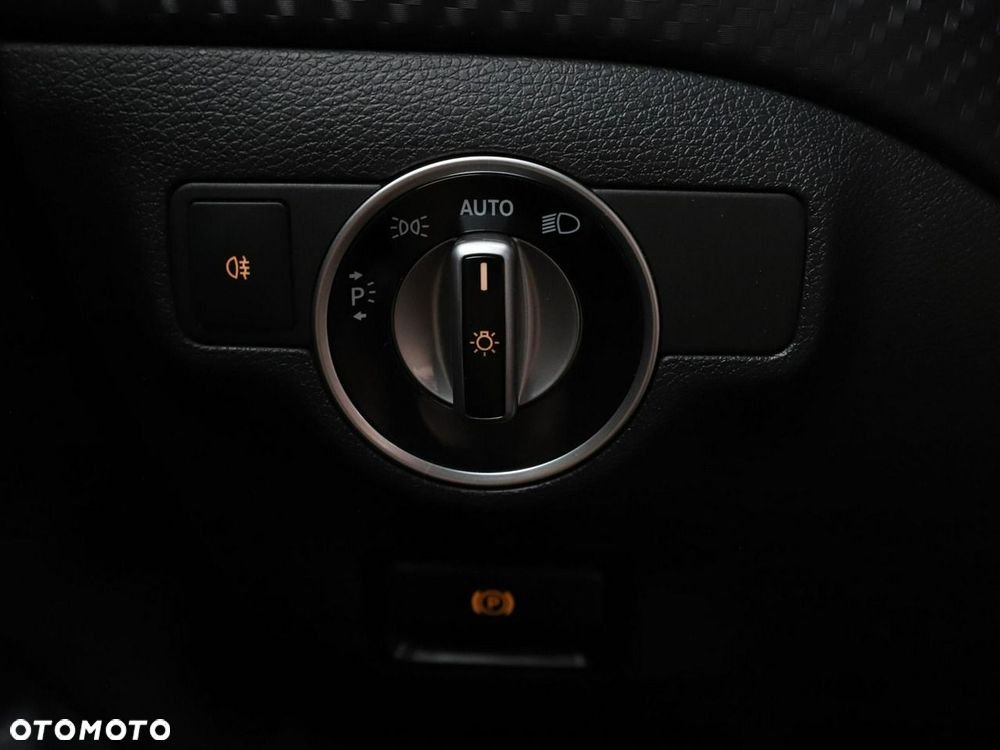 Mercedes-Benz Klasa A 180 (BlueEFFICIENCY) AMG Sport - 30