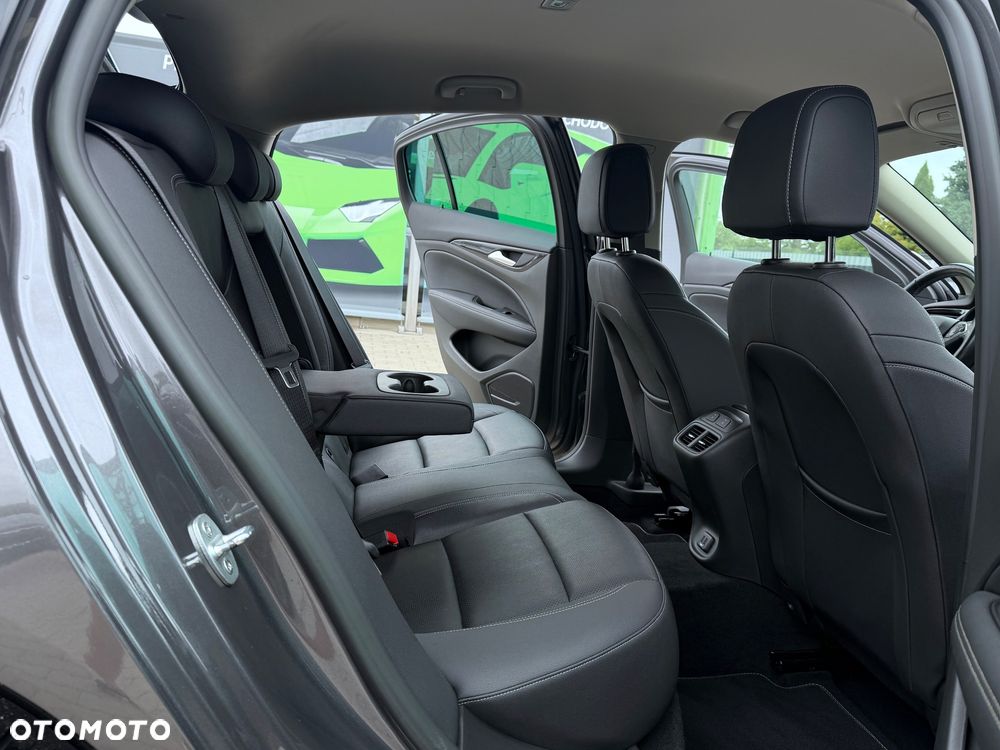 Opel Insignia - 34