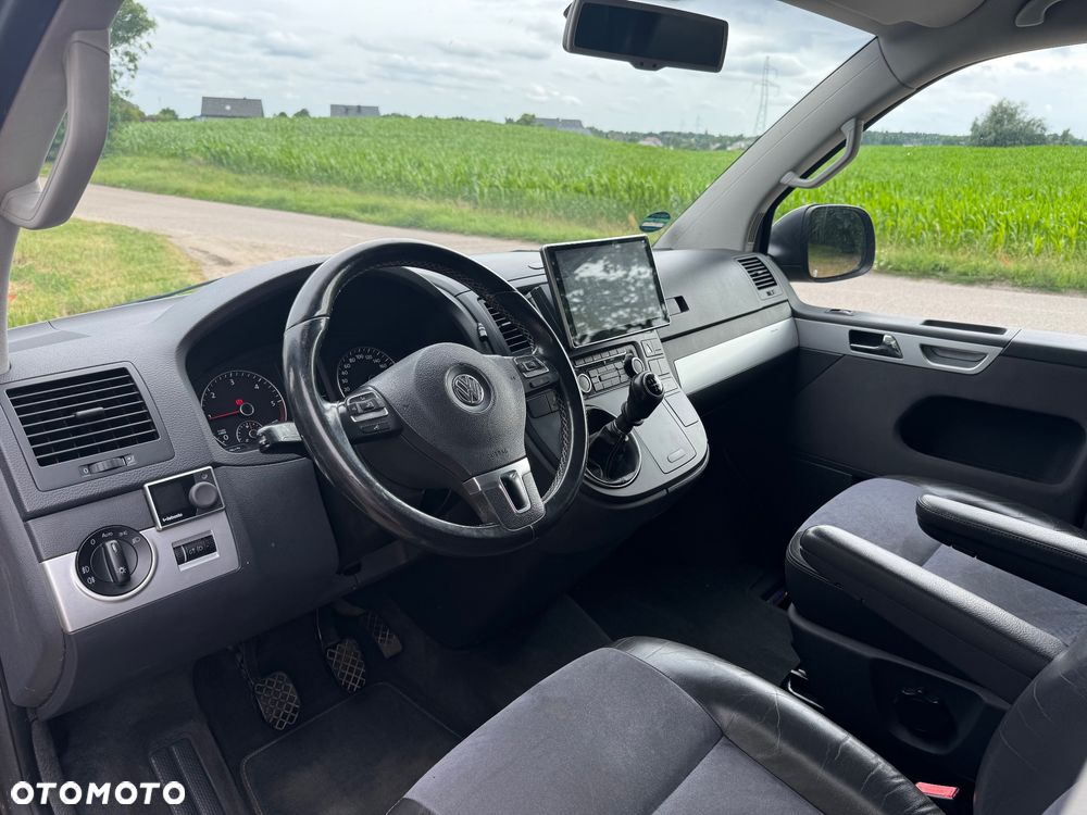 Volkswagen Multivan - 14