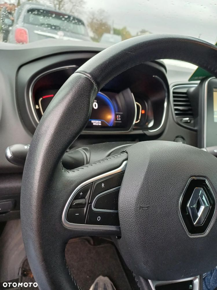 Renault Grand Scenic - 13