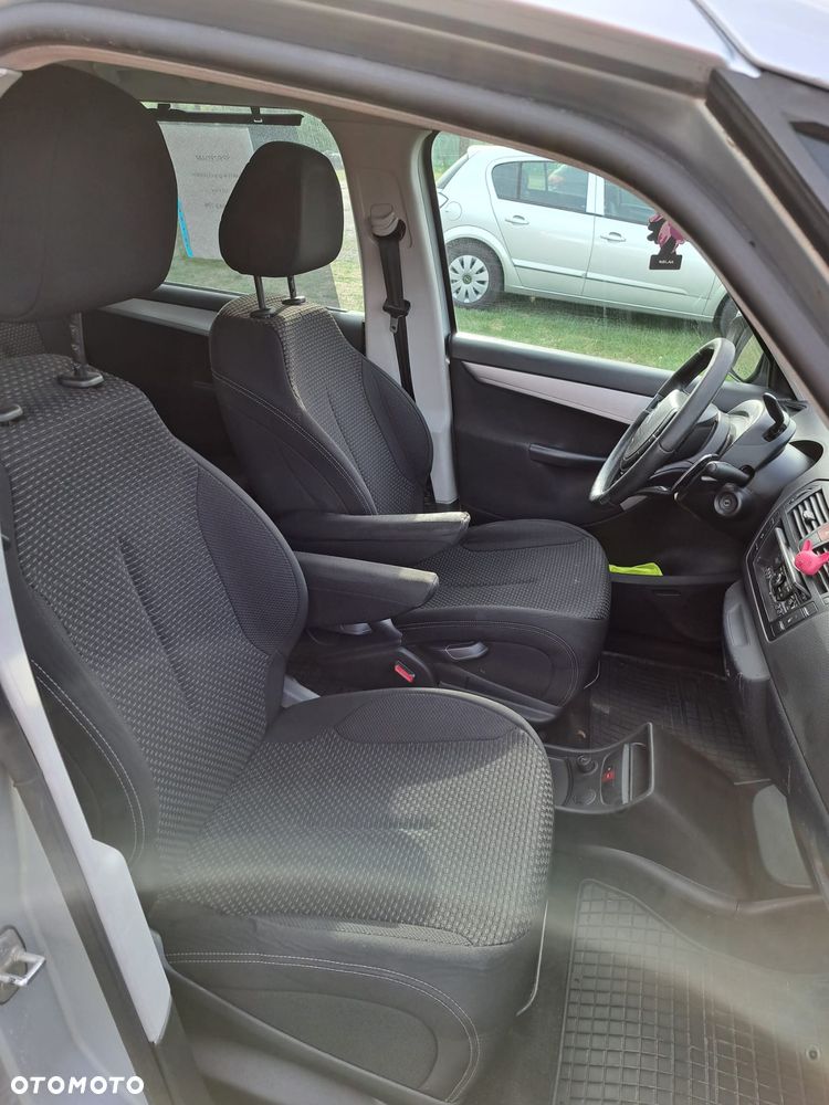 Citroën C4 Grand Picasso - 25