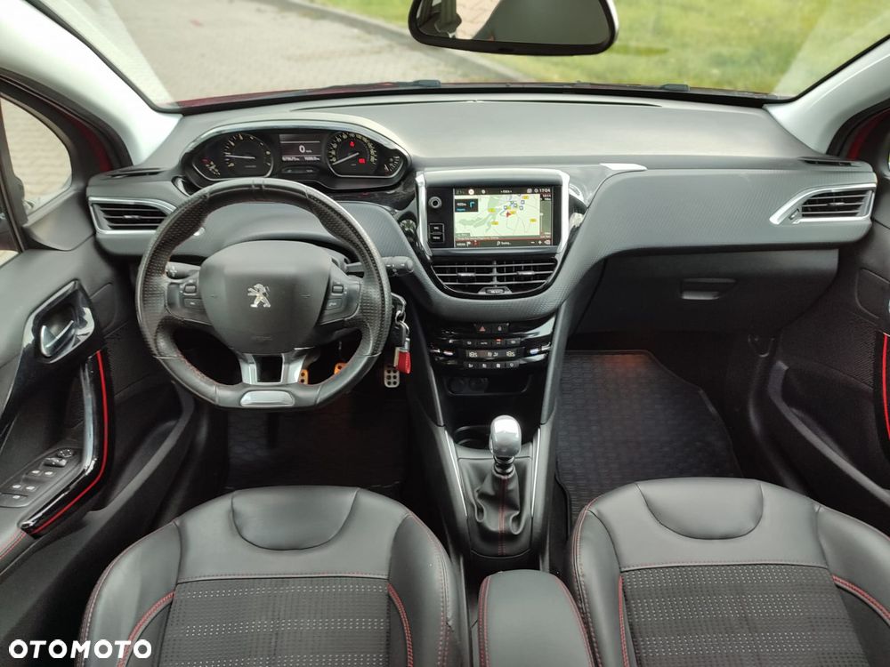 Peugeot 208 - 25