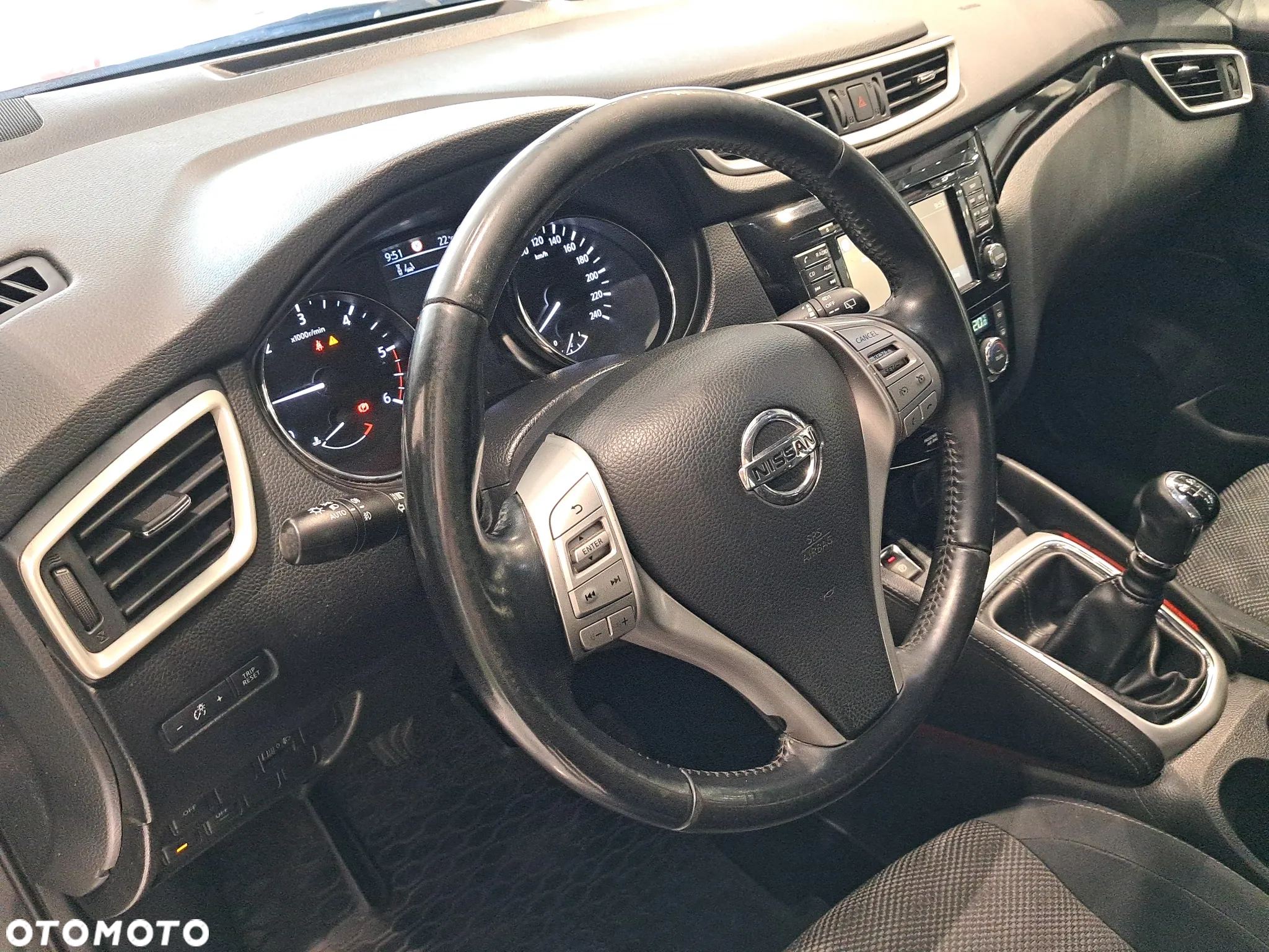 Nissan Qashqai 1.6 dCi N-Connecta - 13