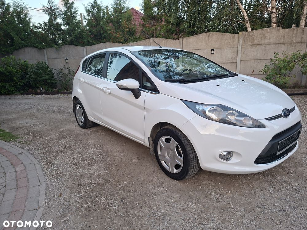 Ford Fiesta 1.25 Ambiente - 2