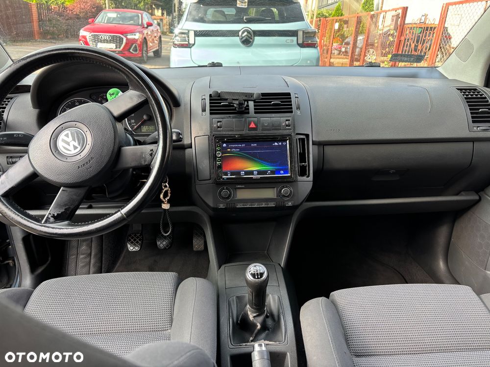 Volkswagen Polo - 8
