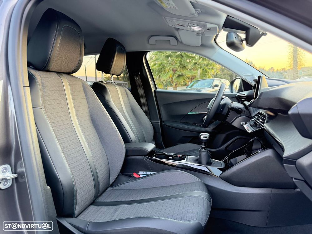 Peugeot 2008 1.2 PureTech Allure Pack - 29