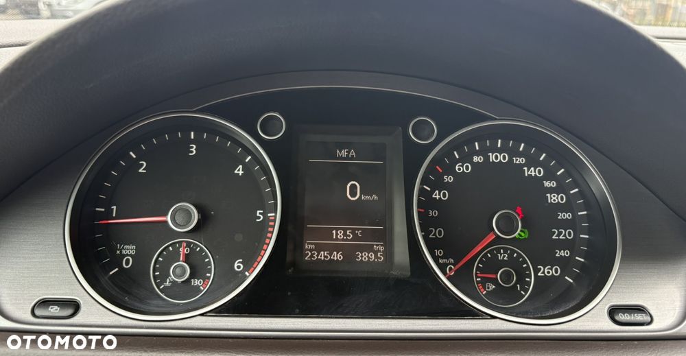 Volkswagen Passat 2.0 TDI DPF Comfortline DSG - 13