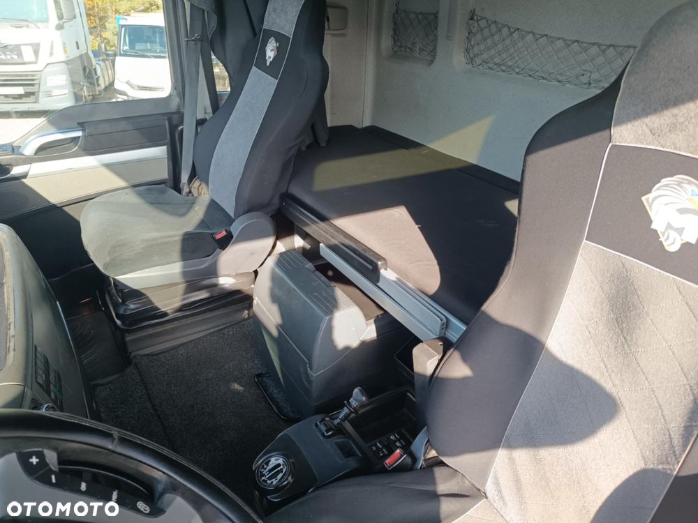 MAN TGX 24.440 6x2 laweta 2010r 16525kg ładownosci na poduszkach - 23