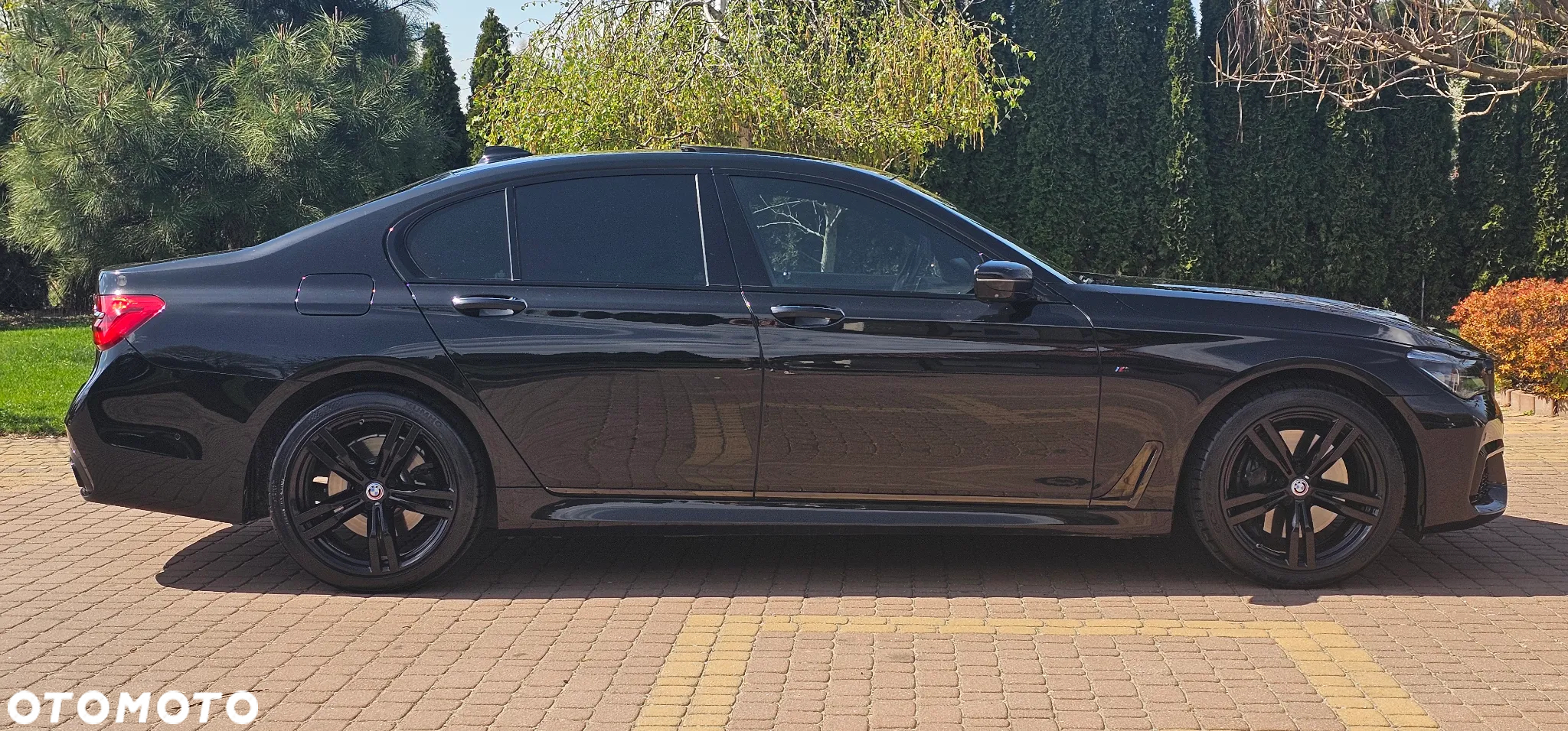 BMW Seria 7 750i xDrive - 33