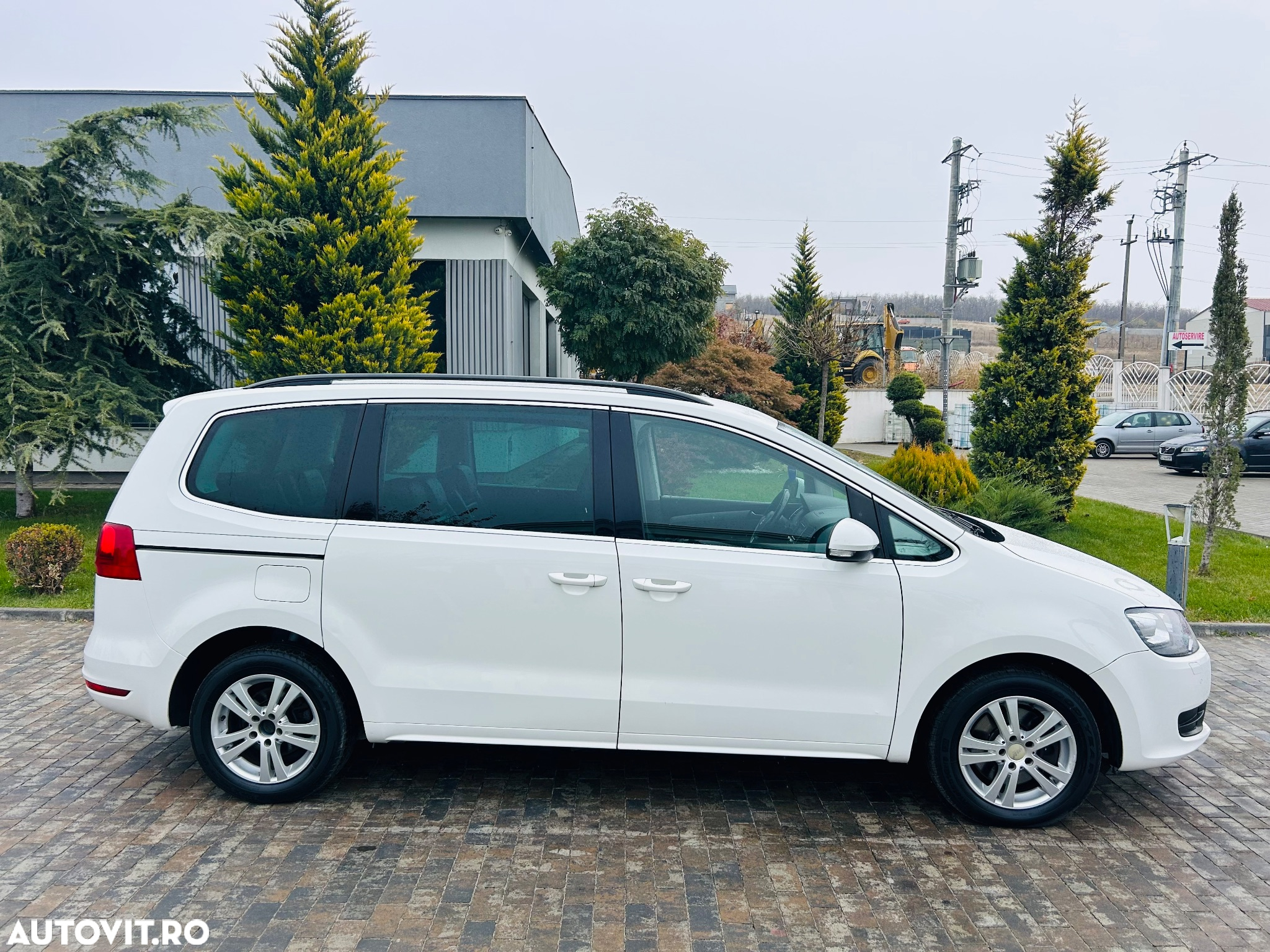 Volkswagen Sharan 2.0 TDI DSG BlueMotion Technology Highline - 11