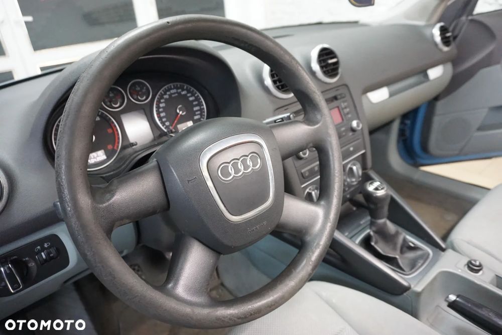 Audi A3 Sportback 2.0 TDI DPF Ambiente - 18