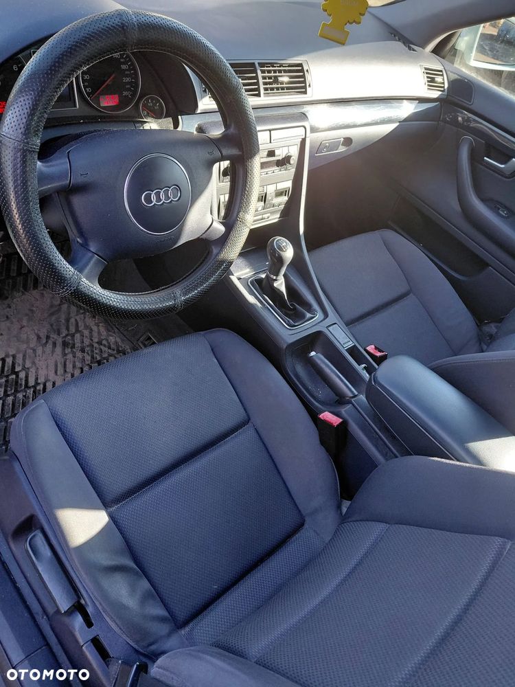 Części- Audi a4 C6 Rok 2003 Pojemność 1595 Moc 75 kw Benzyna - 4