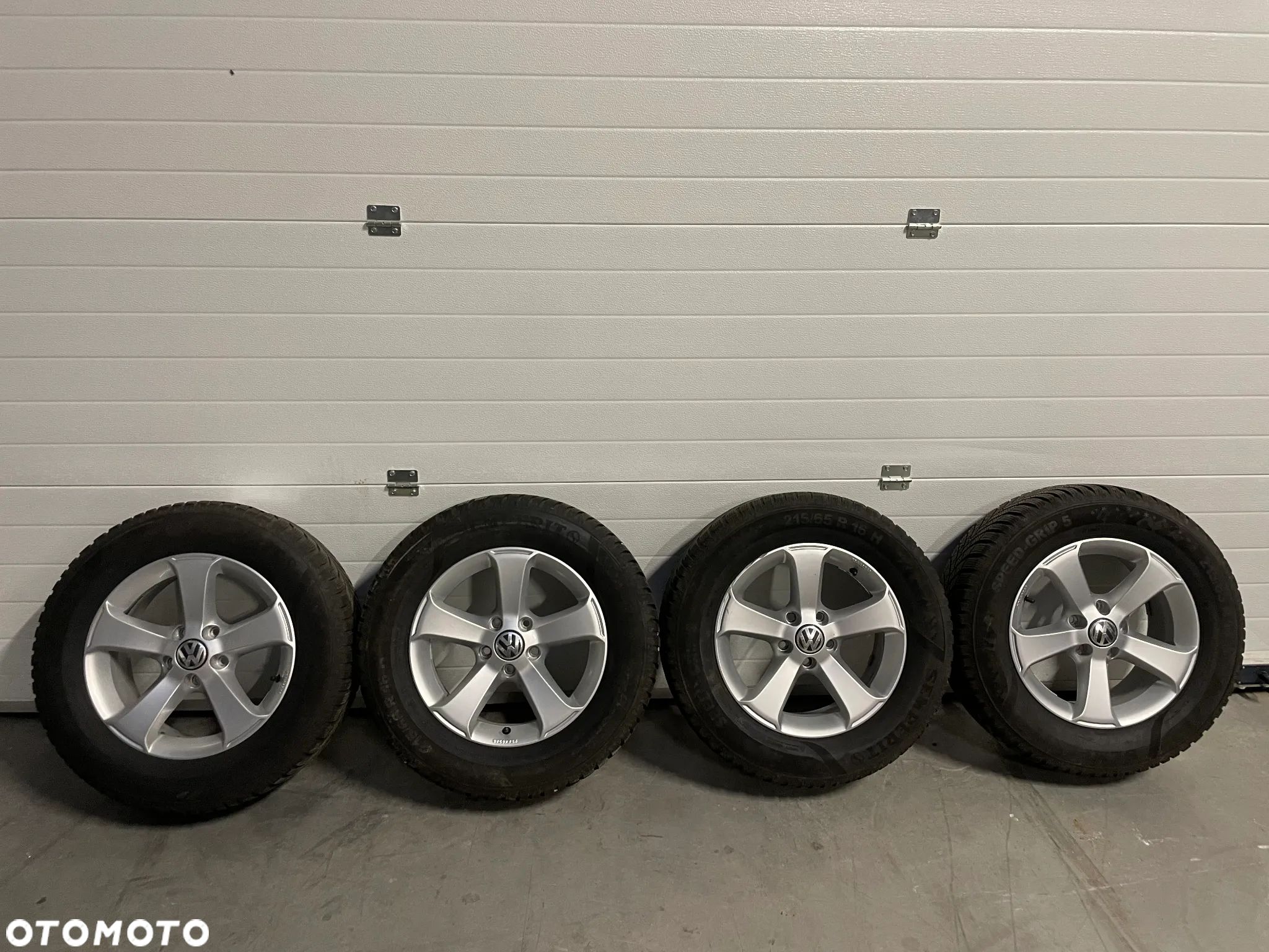 Felgi ALUMINIOWE  4X 6,5JX16H2 ET33 VW  7N0071496A - 1