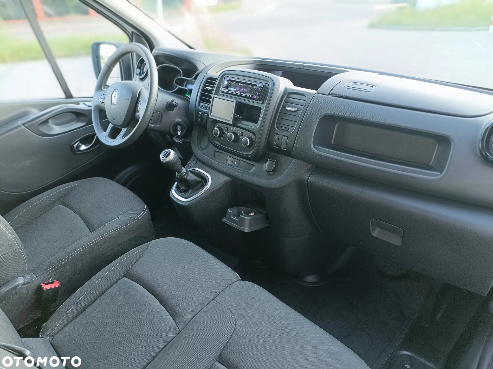 Renault Trafic - 16