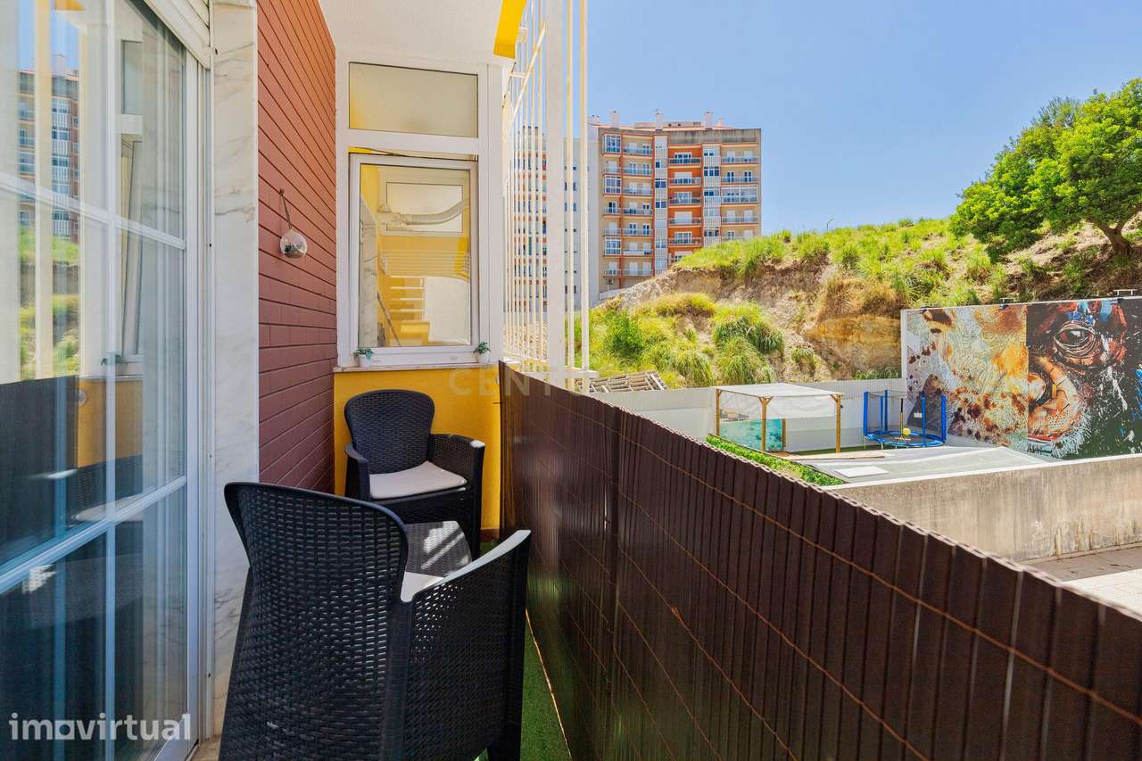 Apartamento T2 com Varanda, Estacionamento e Arrecadação em Rio de Mou - Grande imagem: 5/20