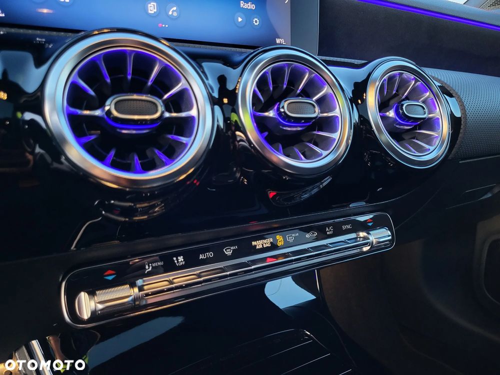 Mercedes-Benz CLA 220 d AMG Line 8G-DCT - 23