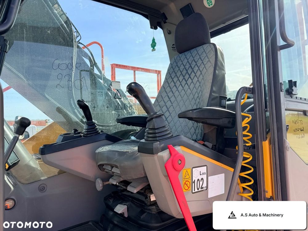 Volvo EC220EL - 11
