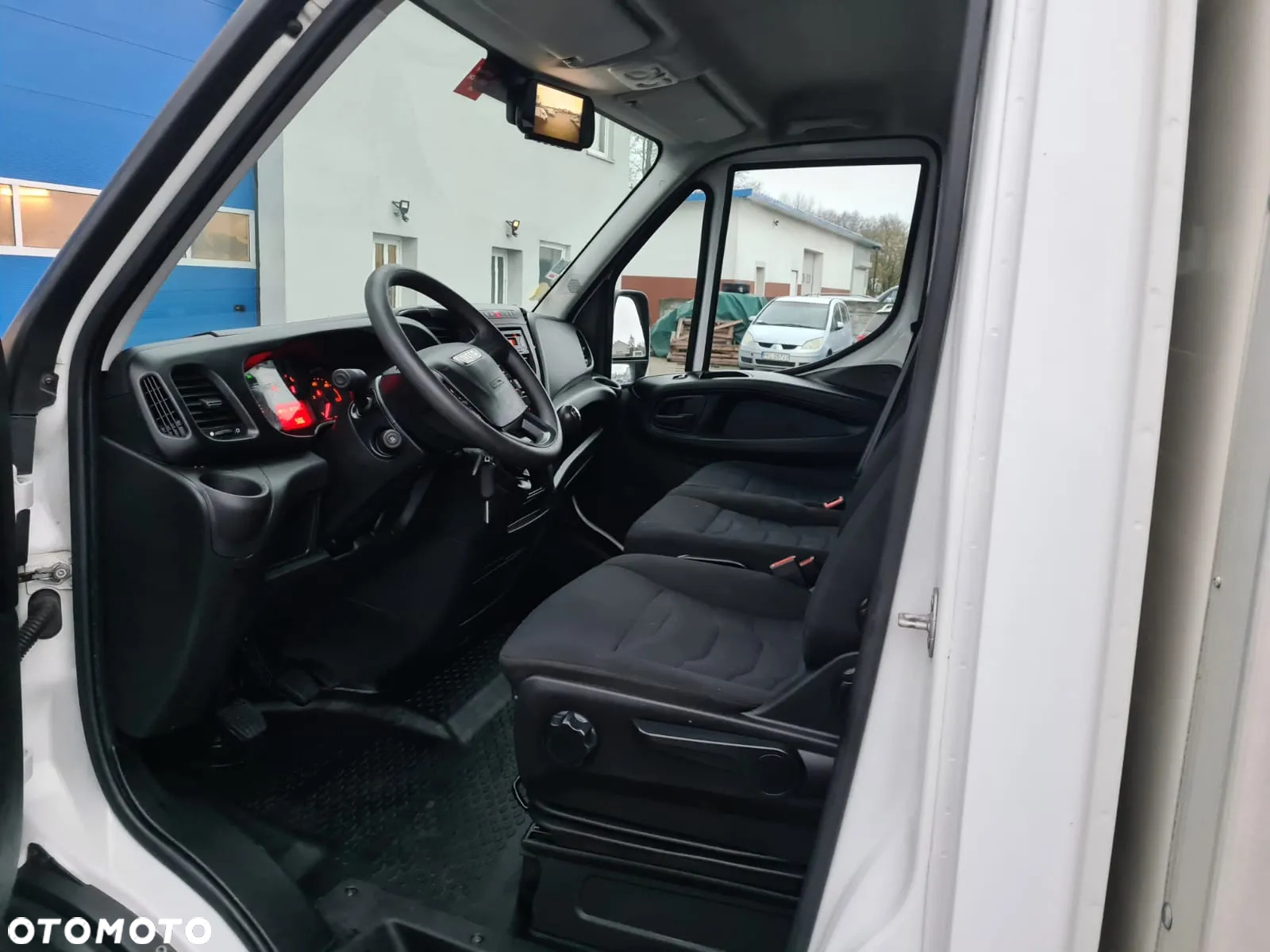 Iveco 35C140 kontener+winda 2019r. - 10