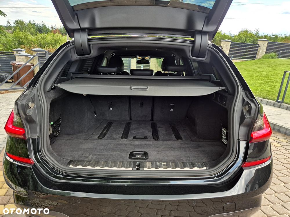 BMW Seria 3 330d xDrive M Sport sport - 28