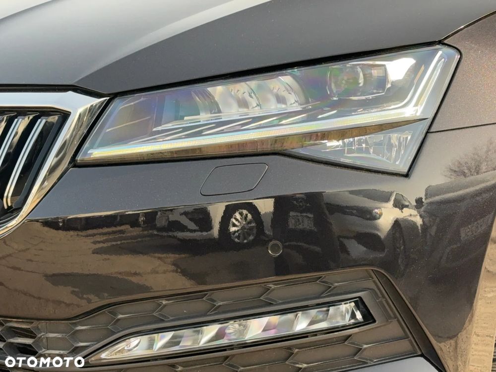 Skoda Superb 2.0 TDI SCR Ambition DSG - 8