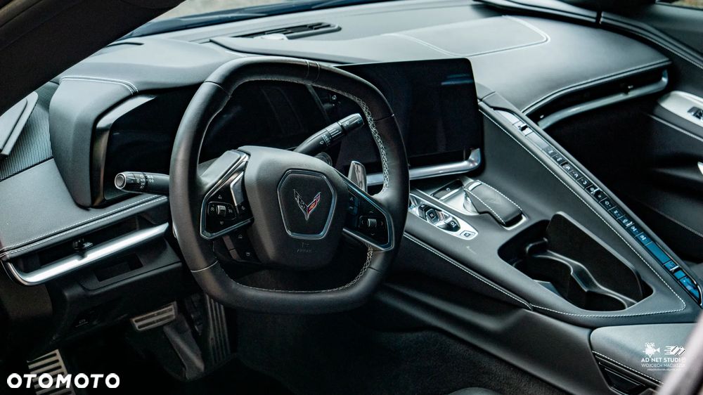 Chevrolet Corvette - 25