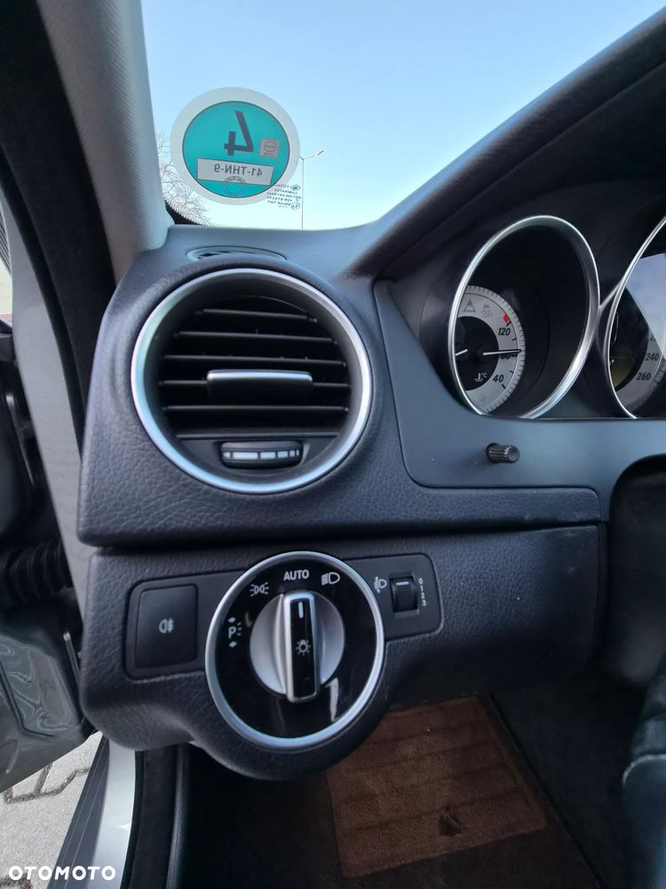 Mercedes-Benz Klasa C 180 BlueEFFICIENCY Avantgarde - 28