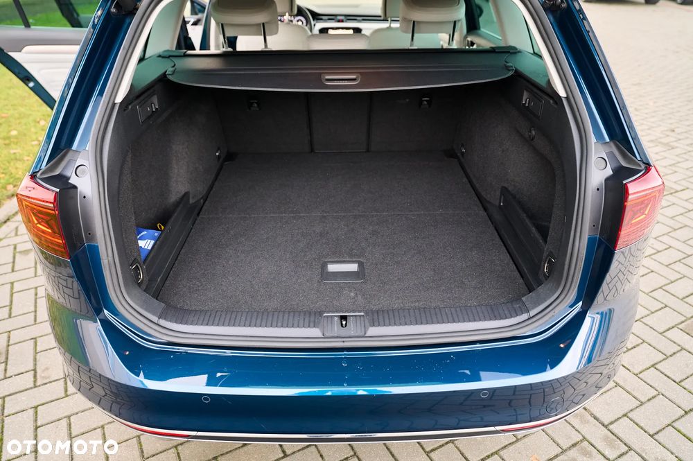 Volkswagen Passat - 21