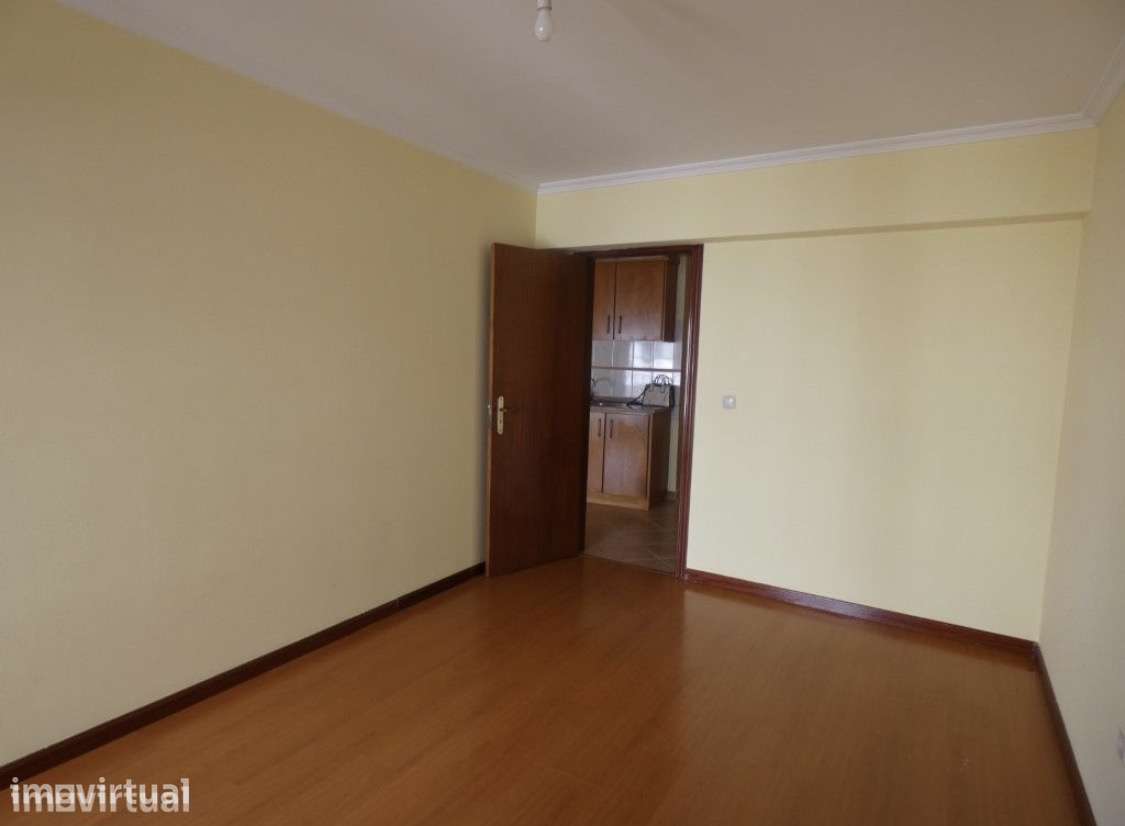 Apartamento 3 Assoalhadas Centro do Fundão 1 Andar - Grande imagem: 5/11