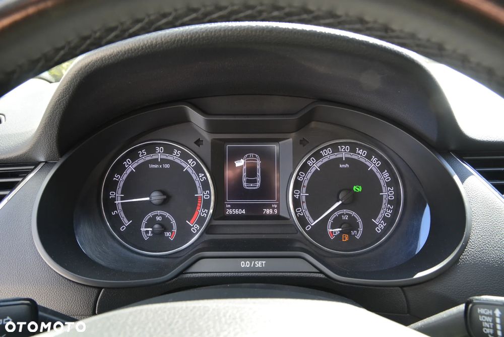 Skoda Octavia 2.0 TDI Ambition DSG - 30