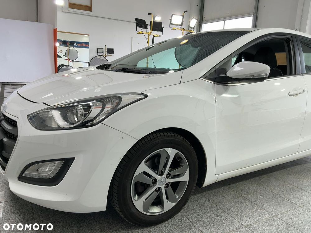 Hyundai i30 blue 1.4 Style - 2
