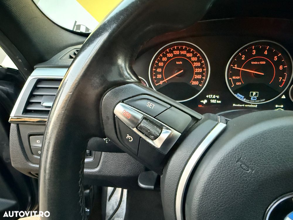 BMW Seria 3 330e iPerformance M Sport - 11