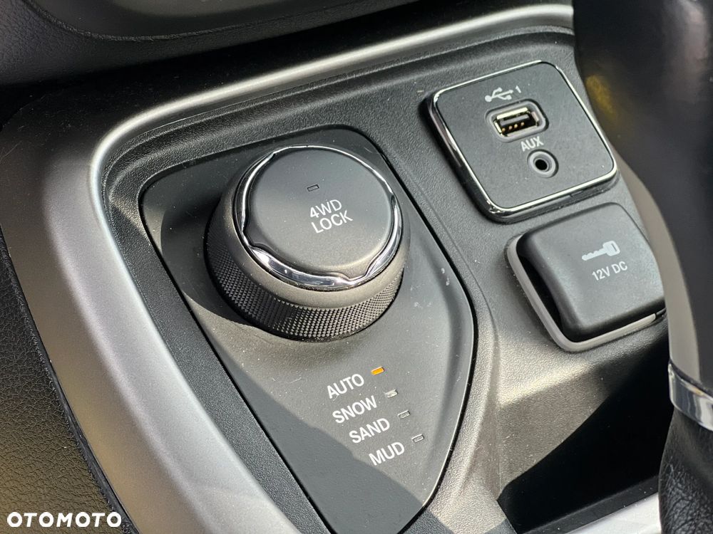 Jeep Compass - 24