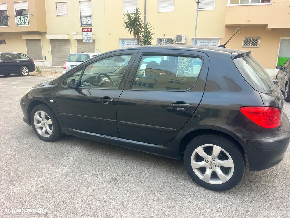 Peugeot 307 1.6 HDi Navtech - 2