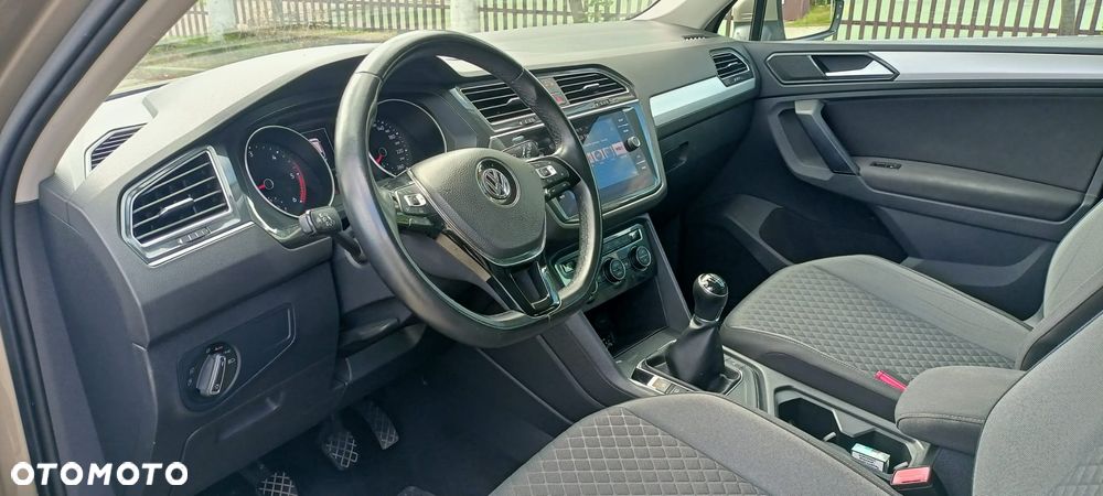 Volkswagen Tiguan - 8