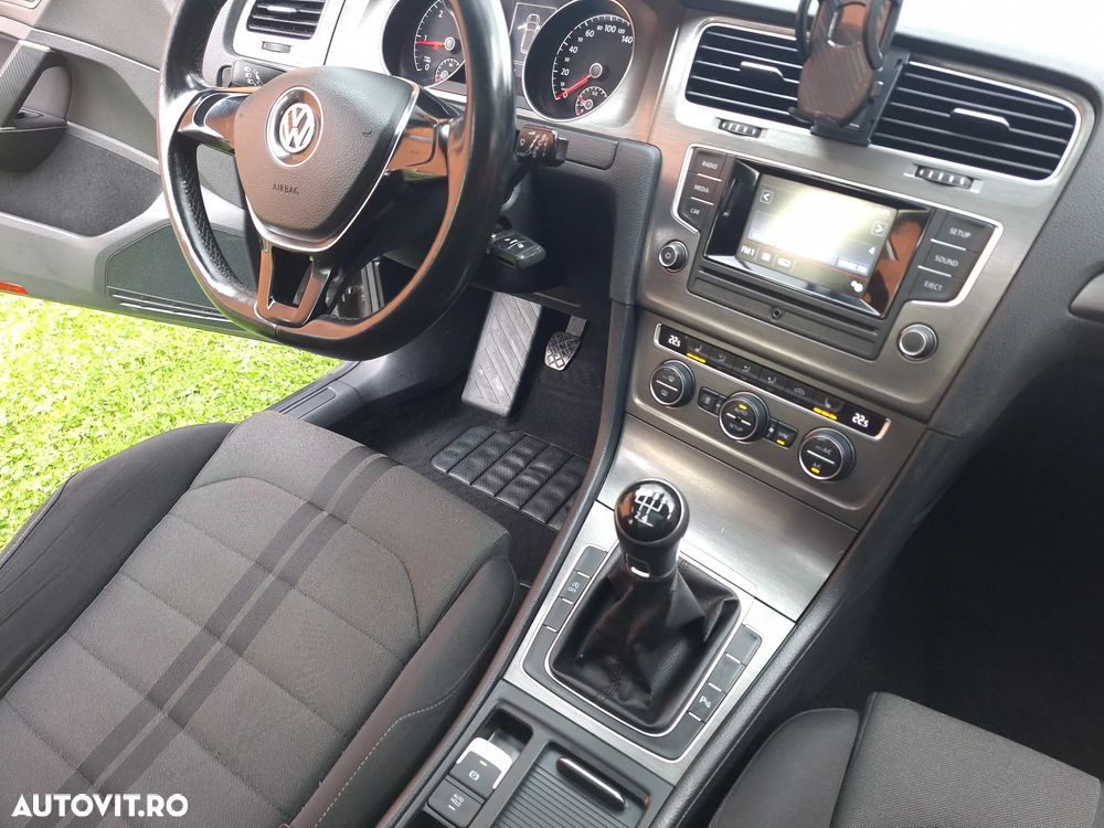 Volkswagen Golf 1.6 TDI DPF Highline - 7