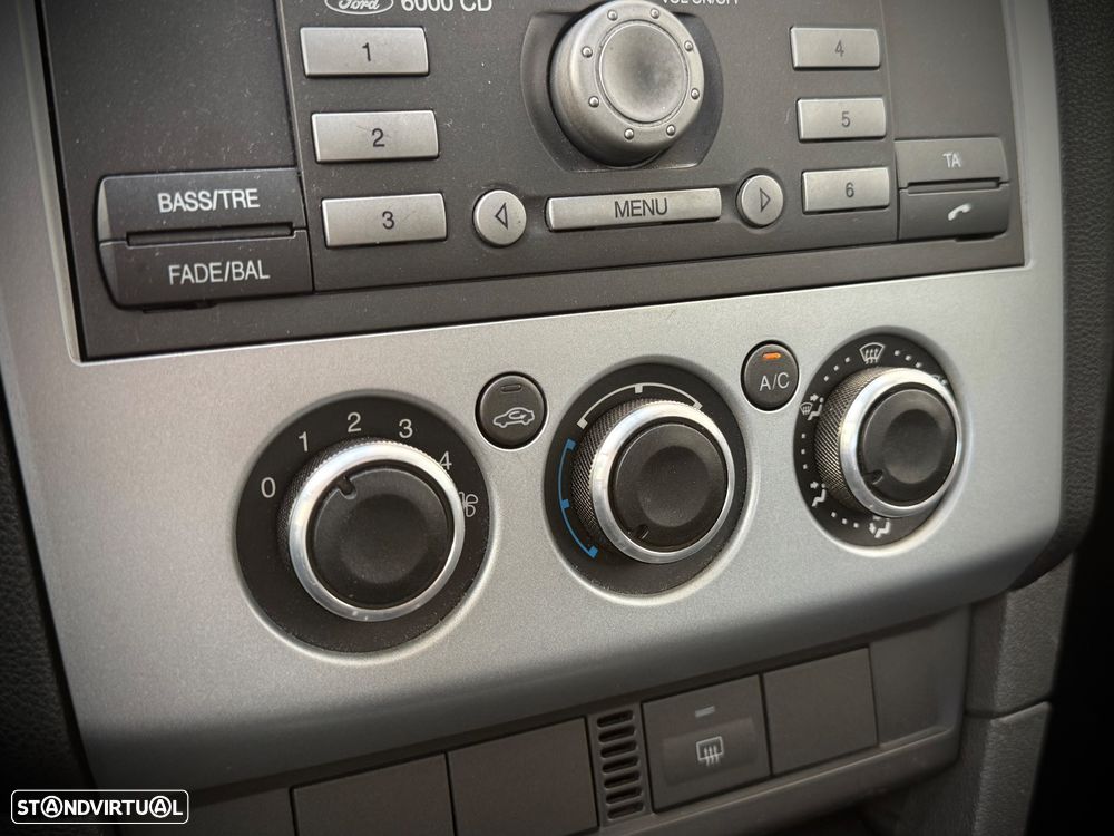 Ford Focus 1.4 16V Sport - 14