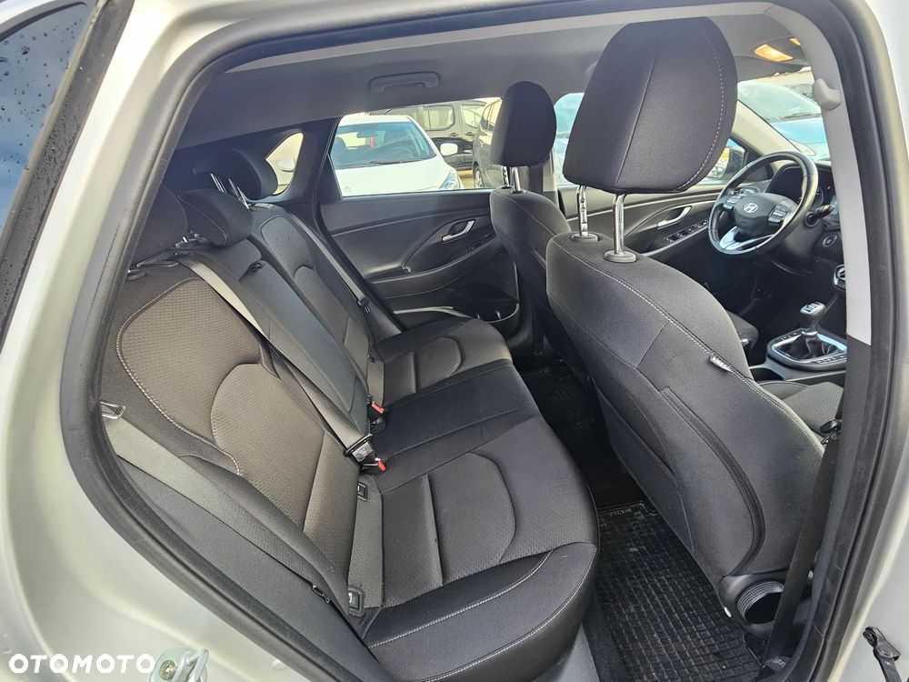 Hyundai i30 1.6 CRDI Intro Edition - 25